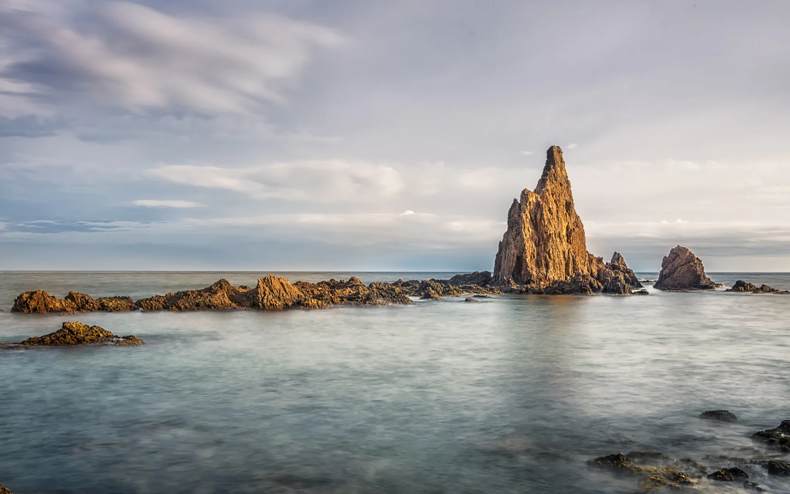 Arrecife de las Sirenas con larga exposición y luz de mañana