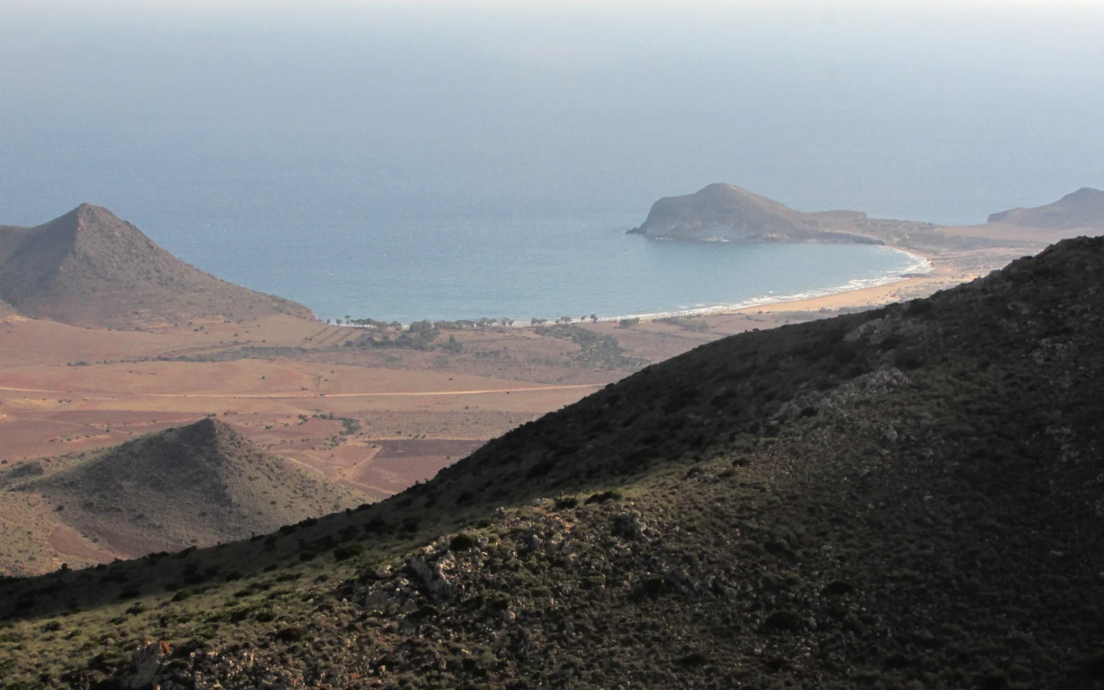 Playa de los Genoveses y su entorno natural