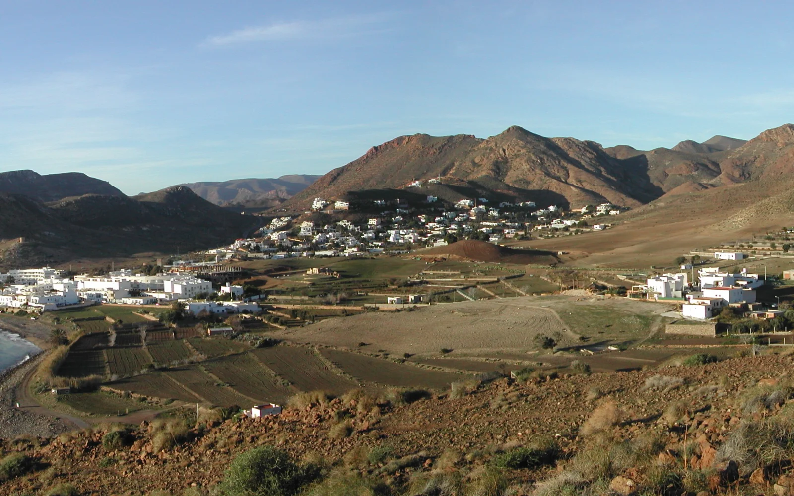 Vista del pueblo y la bahía de Las Negras desde Cerro Negro
