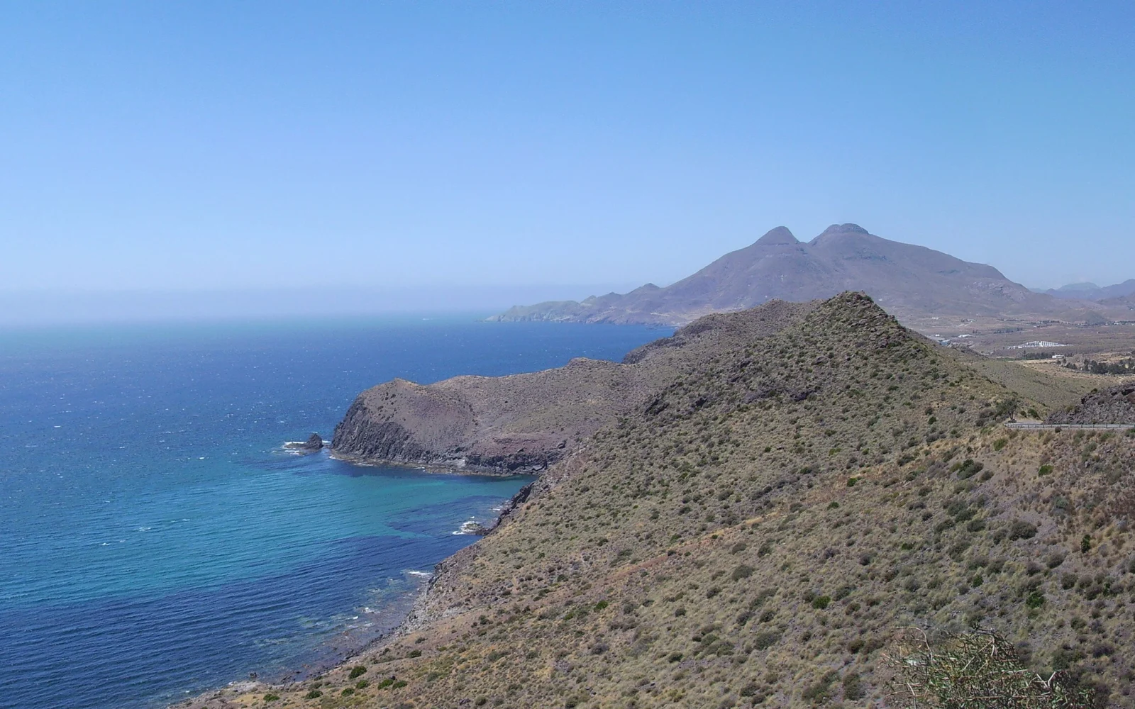 Panorámica del litoral volcánico de Níjar desde el mirador de la Amatista